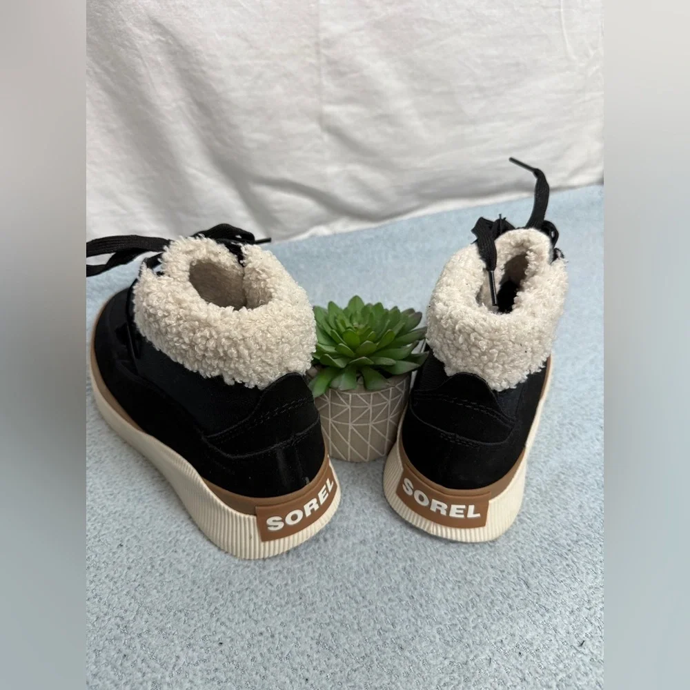 Sorel Cream and White Waterproof Shoes - Picture 3 of 5